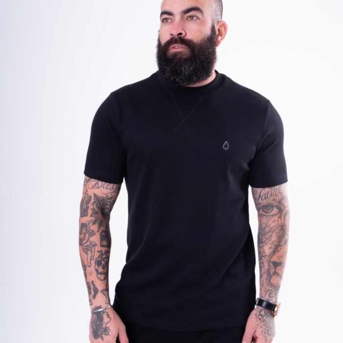 CAMISETA ESSENTIAL OAK X PRETA