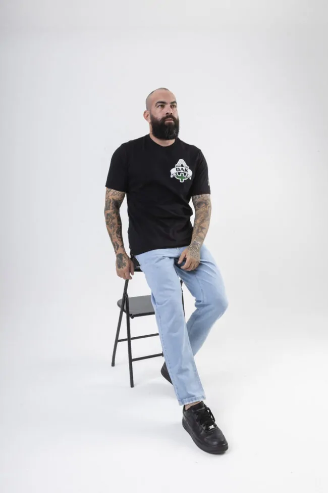 CAMISETA LONG ESTAMPADA GTA VIBES PRETA - Imagem 6