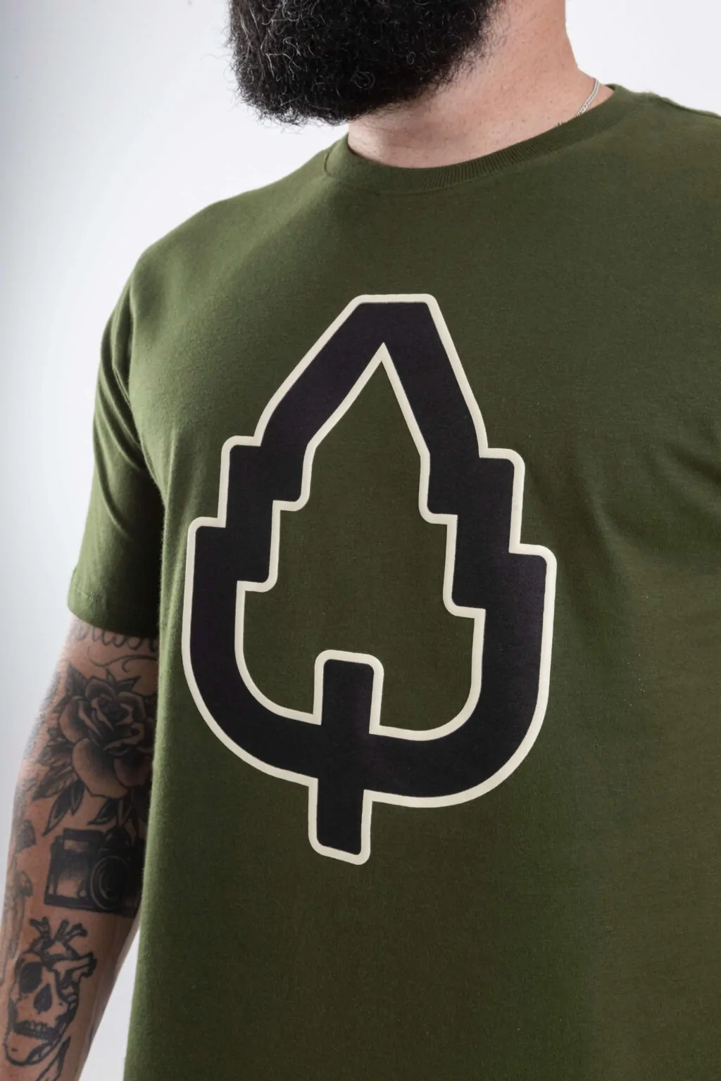 CAMISETA ESTAMPADA LONG VERDE OUTLINE - Imagem 3