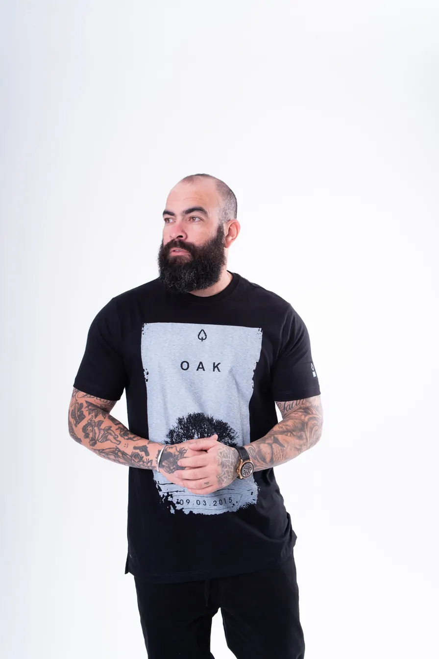 CAMISETA ESTAMPADA LONG PRETA BEST SELLER OAK TREE - Imagem 4